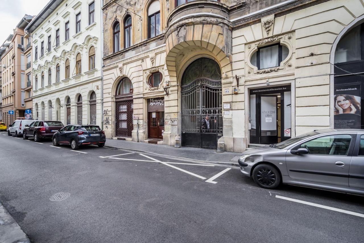 Bpr Delia'S Apartment Budapeste Exterior foto